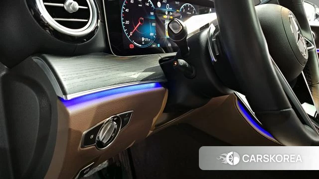 Mercedes-Benz E-Class W213 2023 Белый из Кореи, фото 6