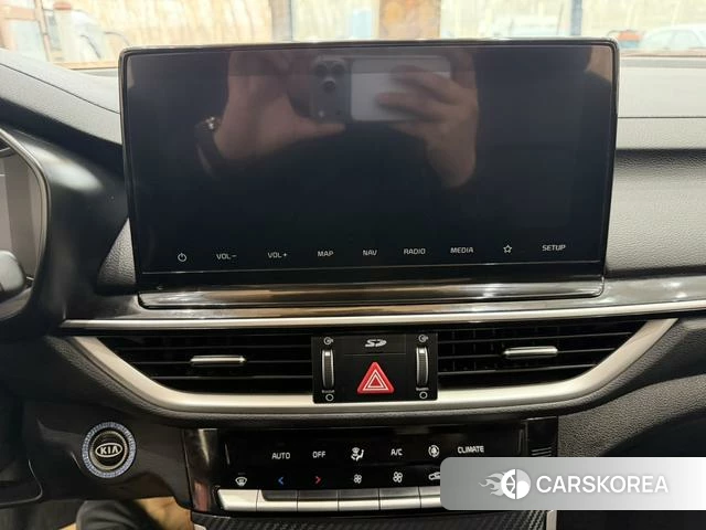 Kia K3 2023 Белый из Китая, фото 6