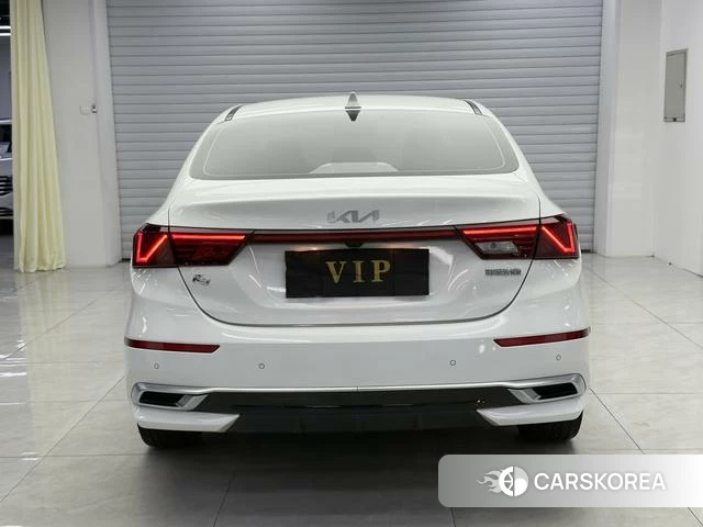 Kia K3 2022 Белый из Китая, фото 6