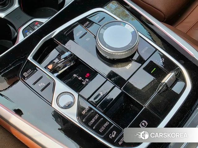 BMW X7 (G07) 2024 Черный из Кореи, фото 6