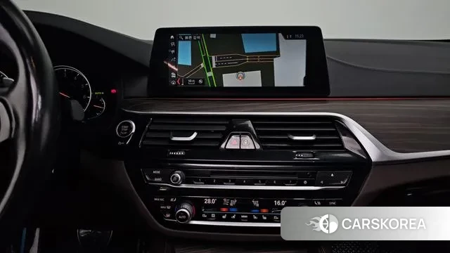 BMW 5 Series (G30) 2018 Белый из Кореи, фото 6