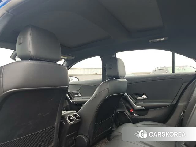 Mercedes-Benz Class A 2023 Синий из Китая, фото 6