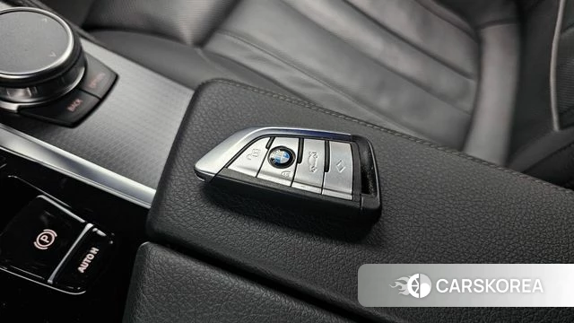 BMW 5 Series (G30) 2023 Серый из Кореи, фото 6