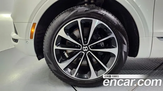 Bentley Bentayga 2019 Белый из Кореи, фото 6