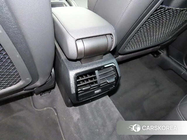 Audi Q3 (F3) 2023 Белый из Кореи, фото 6