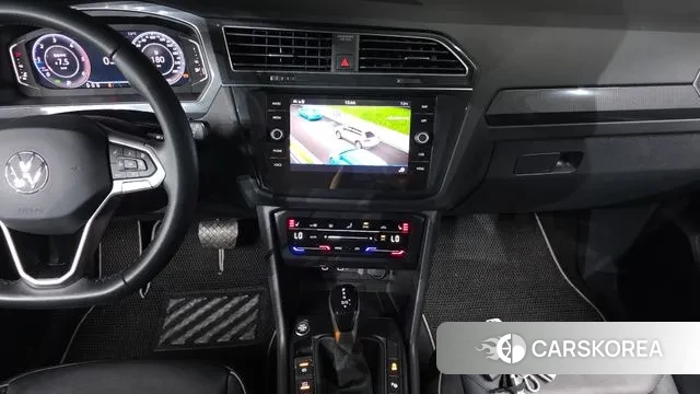 Volkswagen Tiguan second Generation 2023 Белый из Кореи, фото 6