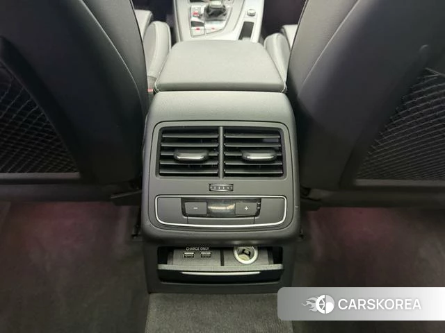 Audi A4L 2021 Темно-серый из Китая, фото 6