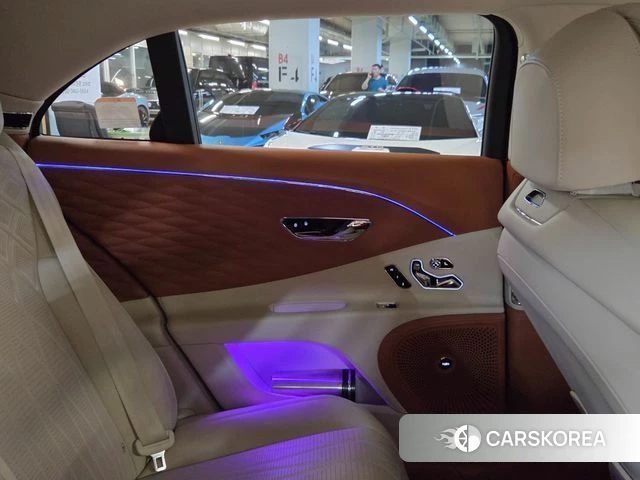 Bentley Flying Spur 3rd Generation 2022 Белый из Кореи, фото 6