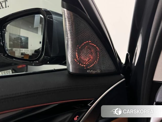 BMW 5 Series (G30) 2018 Серебристо-серый из Кореи, фото 6