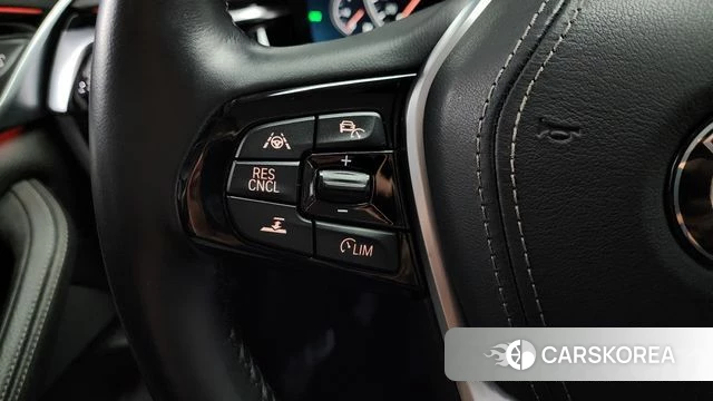 BMW 5 Series (G30) 2018 Серебристо-серый из Кореи, фото 6