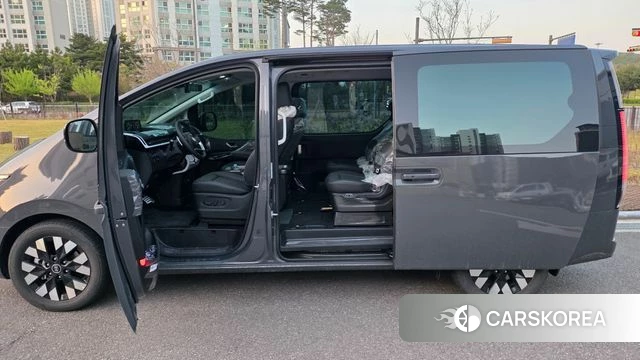 Hyundai Staria 2025 Серый из Кореи, фото 6