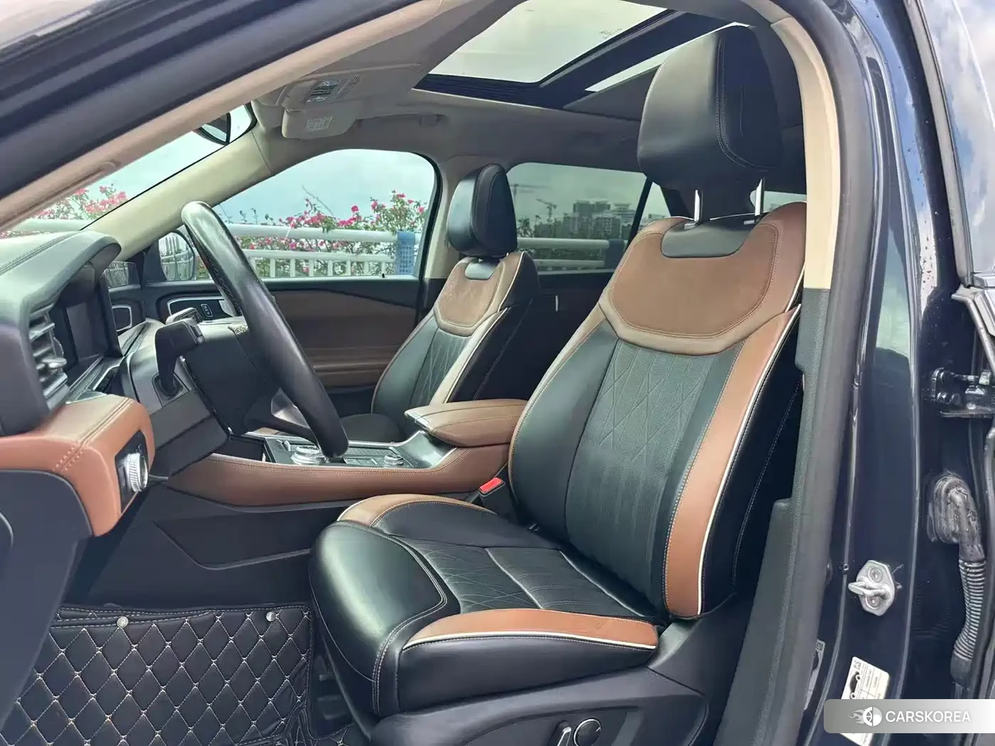 Ford Explorer 2022 Silver/gray из Китая, фото 6