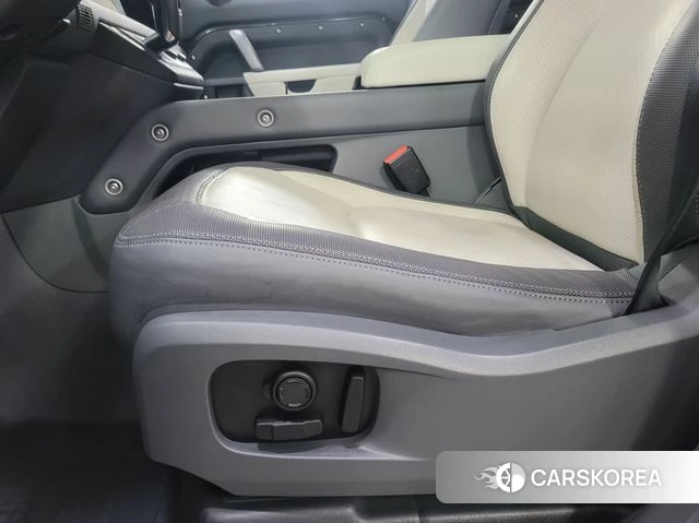 Land Rover Defender (L663) 2024 Серый из Кореи, фото 6