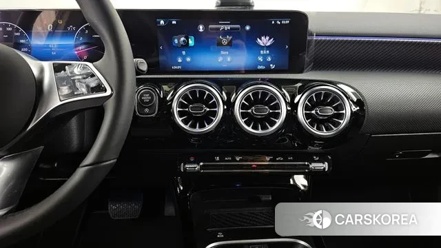 Mercedes-Benz A-Class W177 2025 Белый из Кореи, фото 6