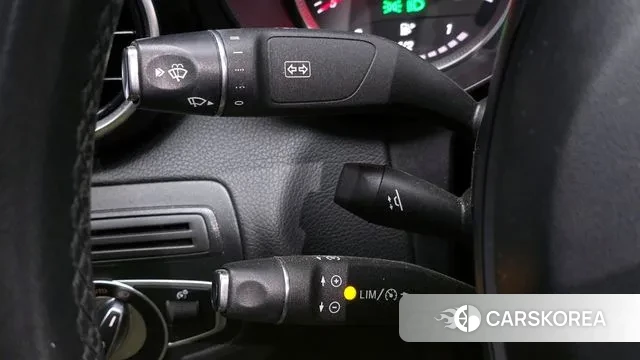 Mercedes-Benz C-Class W205 2018 Серебряный из Кореи, фото 6