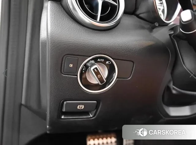 Mercedes-Benz SLC-Class R172 2019 Белый из Кореи, фото 6