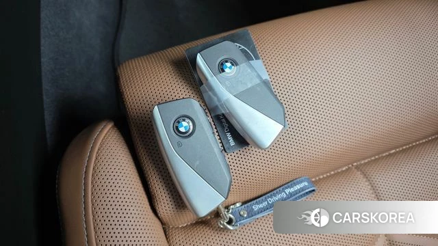 BMW 5 Series (G60) 2025 Серый из Кореи, фото 6