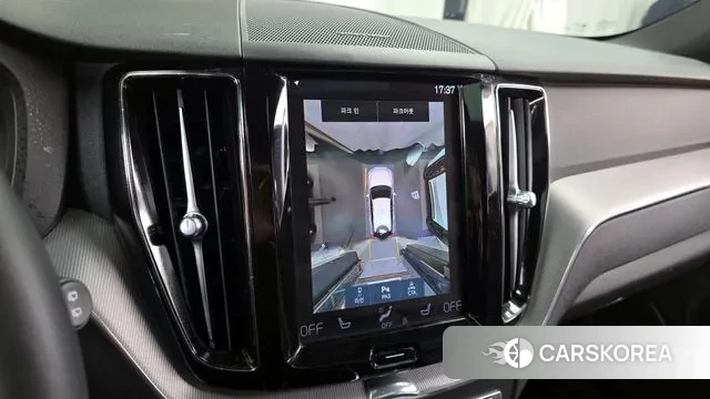 Volvo XC60 second Generation 2021 Белый из Кореи, фото 6