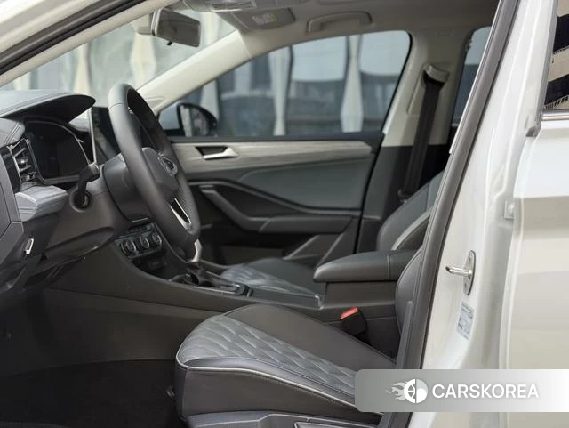 Volkswagen Sagitar 2025 Белый из Китая, фото 6