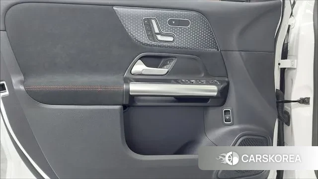 Mercedes-Benz GLA - Class H247 2025 Белый из Кореи, фото 6