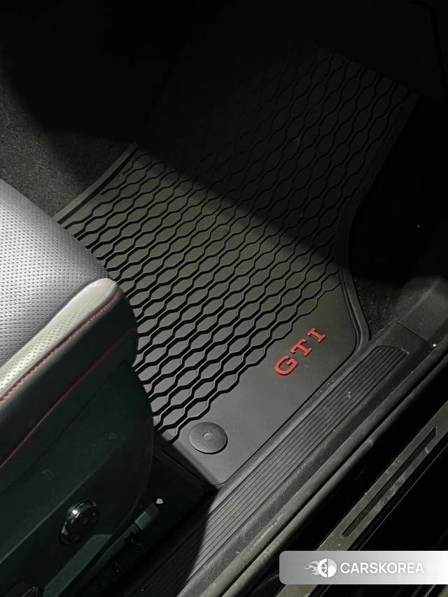 Volkswagen Golf 8th Generation 2022 Черный из Кореи, фото 6