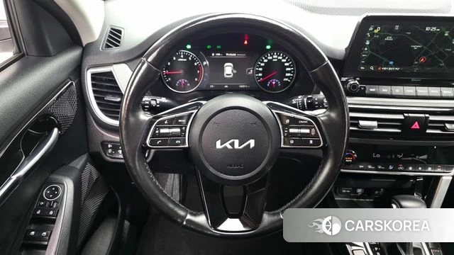 Kia Seltos 2022 Белый из Кореи, фото 6