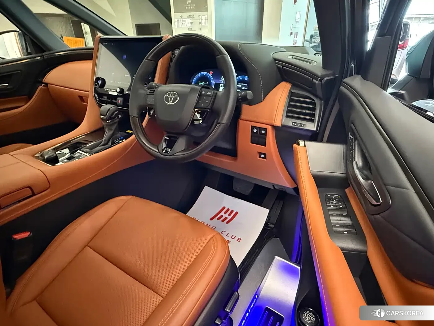 Toyota Elfa 2026 Champagne/brown из Китая, фото 6