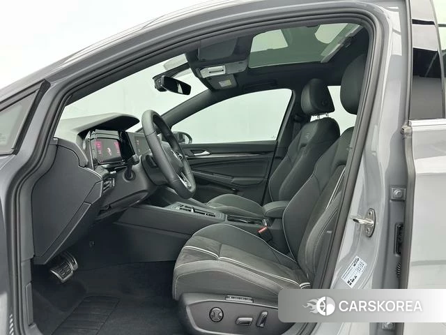 Volkswagen Golf 2023 Темно-серый из Китая, фото 6