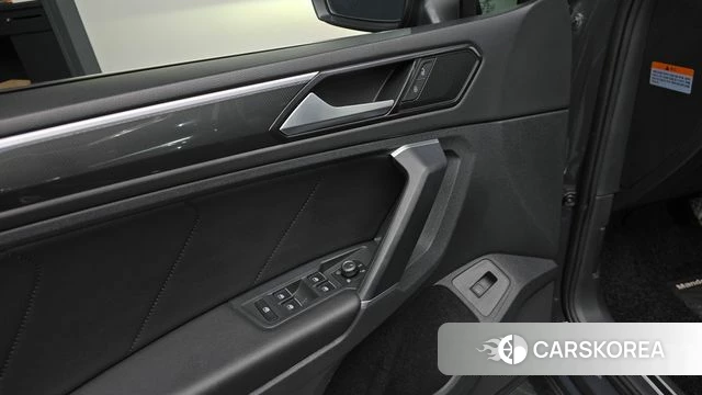 Volkswagen Tiguan second Generation 2018 Серый из Кореи, фото 6