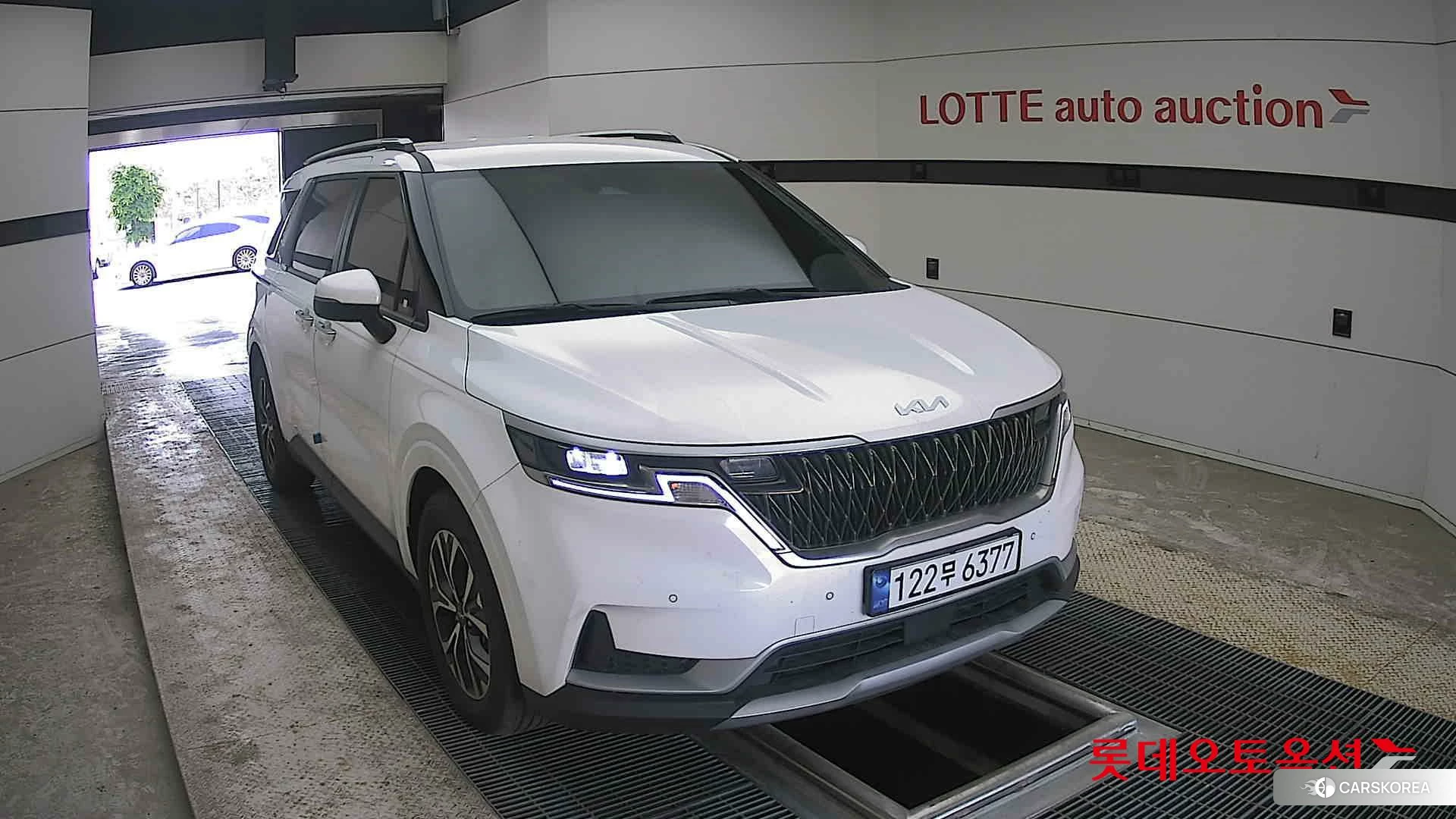 Kia Carnival 2023 Белый из Кореи, фото 6