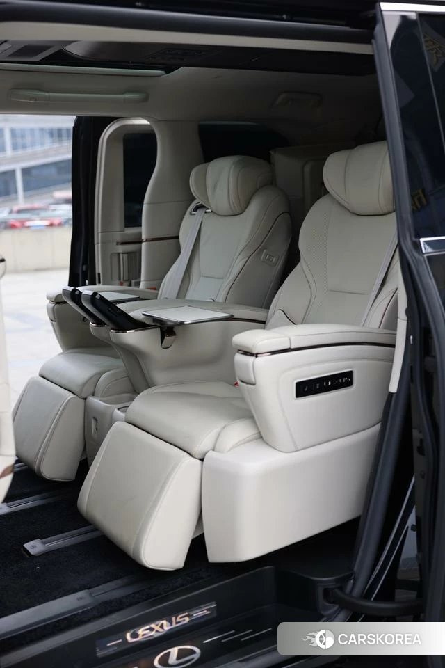 Lexus LM 2024 Черный из Китая, фото 6