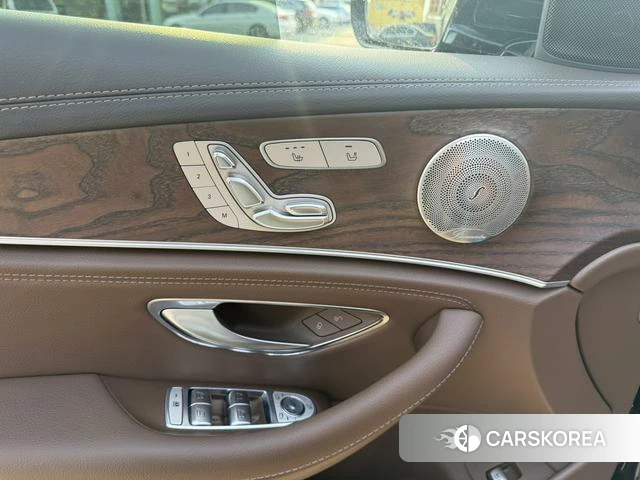 Mercedes-Benz E-class 2022 Черный из Китая, фото 6