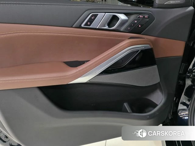 BMW X6 (G06) 2025 Черный из Кореи, фото 6