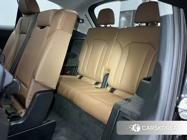 Audi Q7 2025 Черный из Китая, фото 6