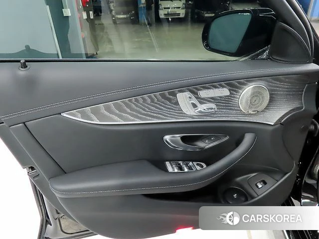 Mercedes-Benz E-Class W213 2023 Черный из Кореи, фото 6