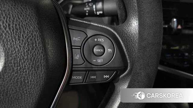 Toyota Camry (XV70) 2022 Серебристо-серый из Кореи, фото 6