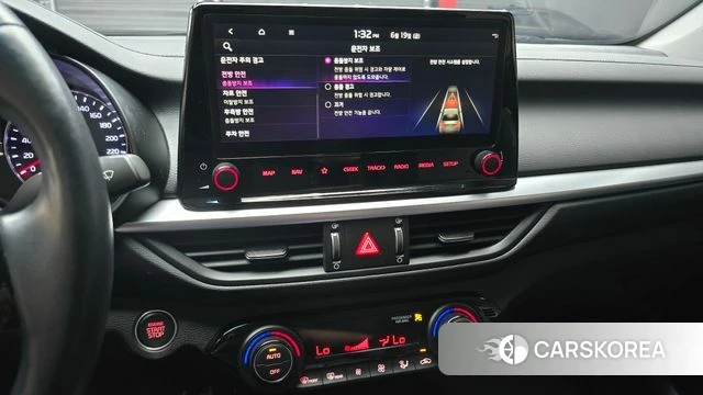 Kia The New K3 2nd generation 2023 Белый из Кореи, фото 6