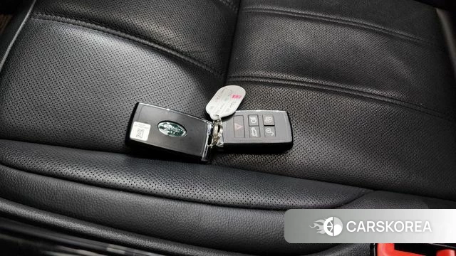 Land Rover Range Rover Evoque 2nd Generation 2022 Белый из Кореи, фото 6