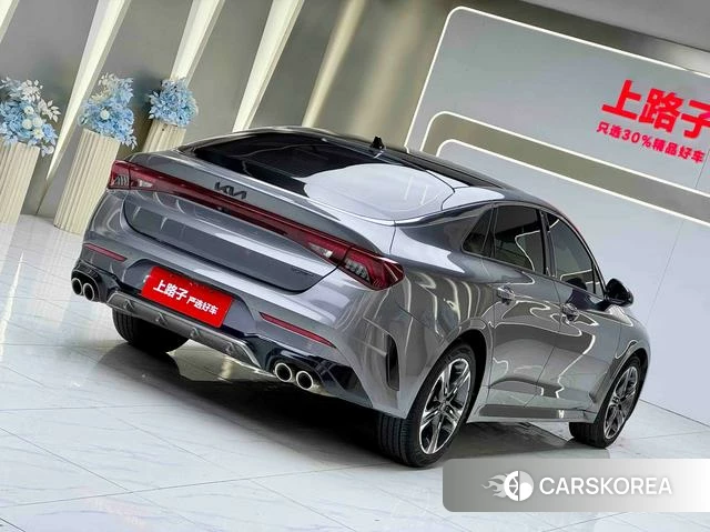 Kia K5 2023 Серебристо-серый из Китая, фото 6
