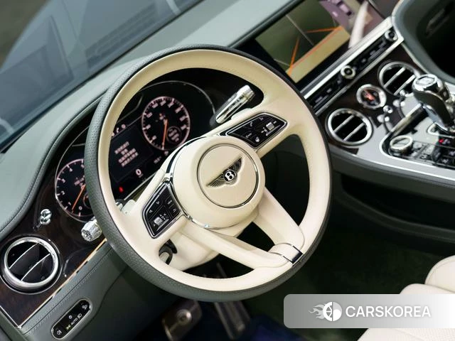 Bentley Continental 2022 Зеленый из Китая, фото 6