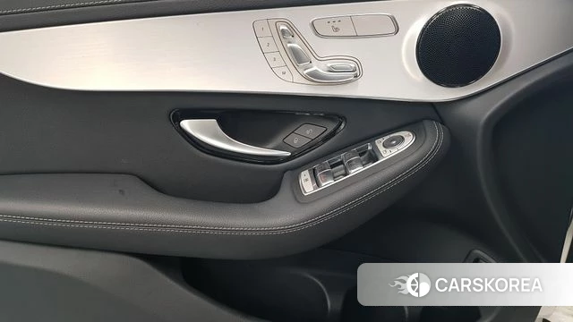 Mercedes-Benz GLC-Class X253 2021 Белый из Кореи, фото 6