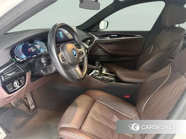 BMW 5 Series (G30) 2023 Белый из Кореи, фото 6