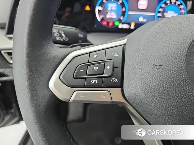 Volkswagen Golf 8th Generation 2022 Черный из Кореи, фото 6