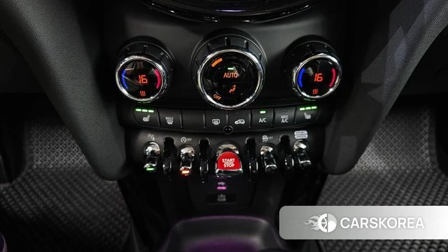 Mini Cooper 2024 Черный из Кореи, фото 6