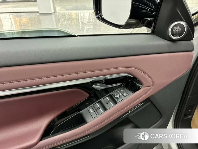 Land Rover Range Rover Aurora 2022 Серебристо-серый из Китая, фото 6