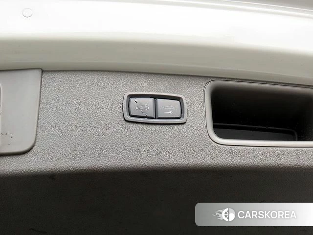 Porsche Macan 2021 Серебристо-серый из Кореи, фото 6