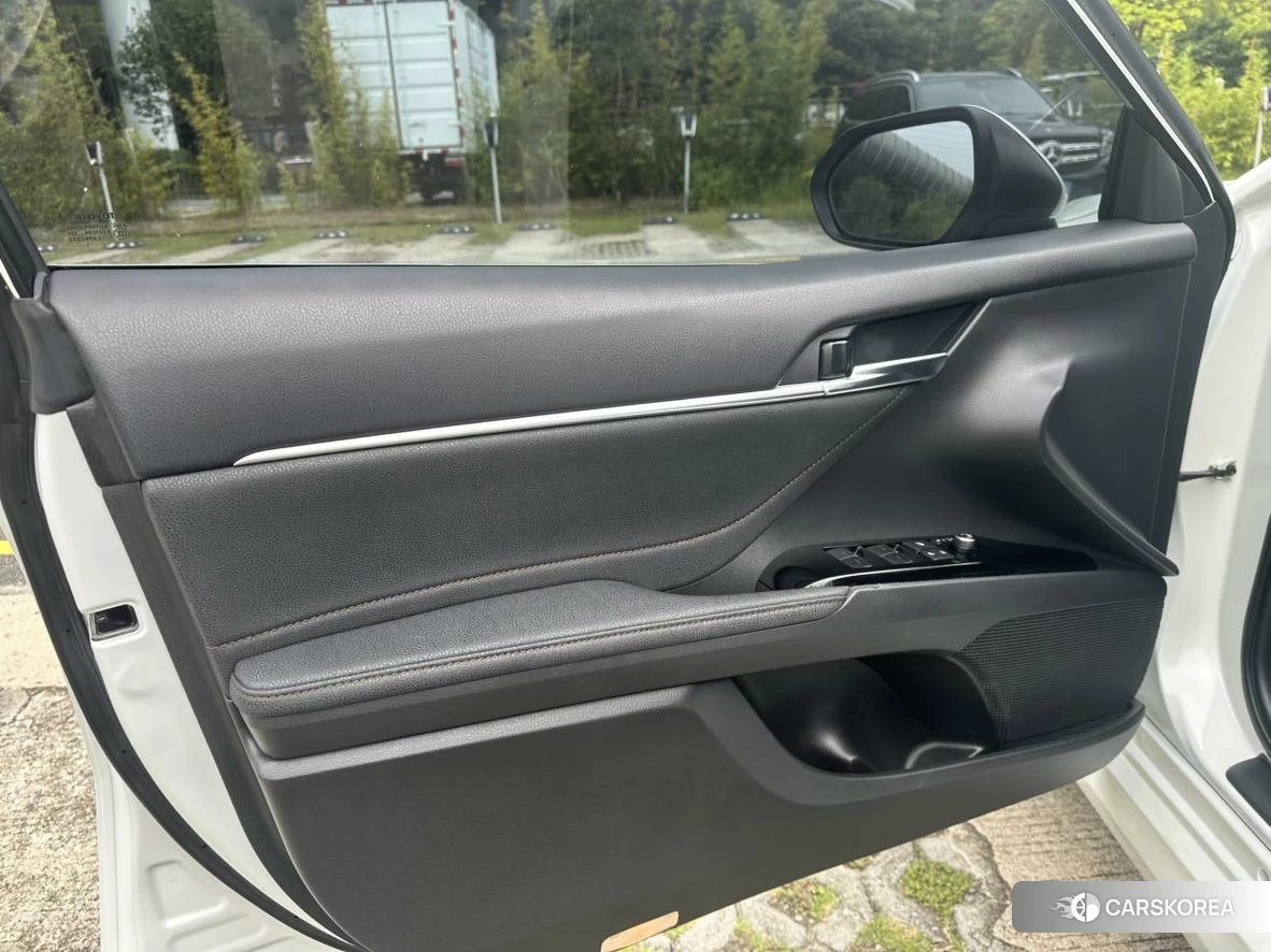 Toyota Camry 2021 Белый из Китая, фото 6