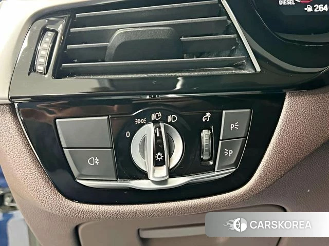 BMW 5 Series (G30) 2021 Синий из Кореи, фото 6