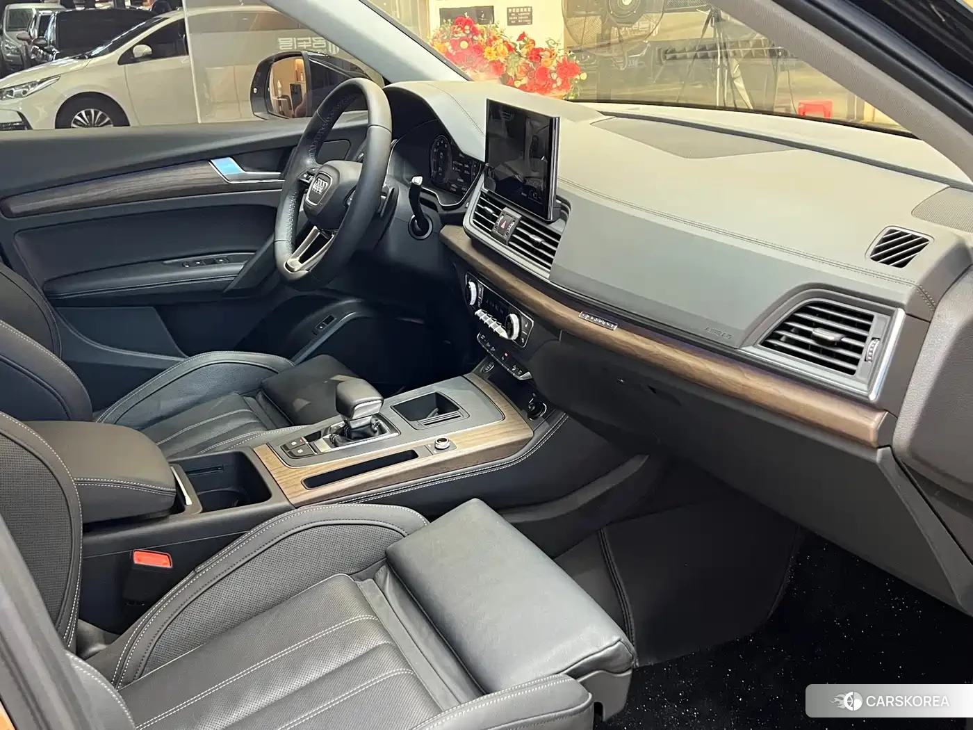 Audi Q5L 2022 Черный из Китая, фото 6
