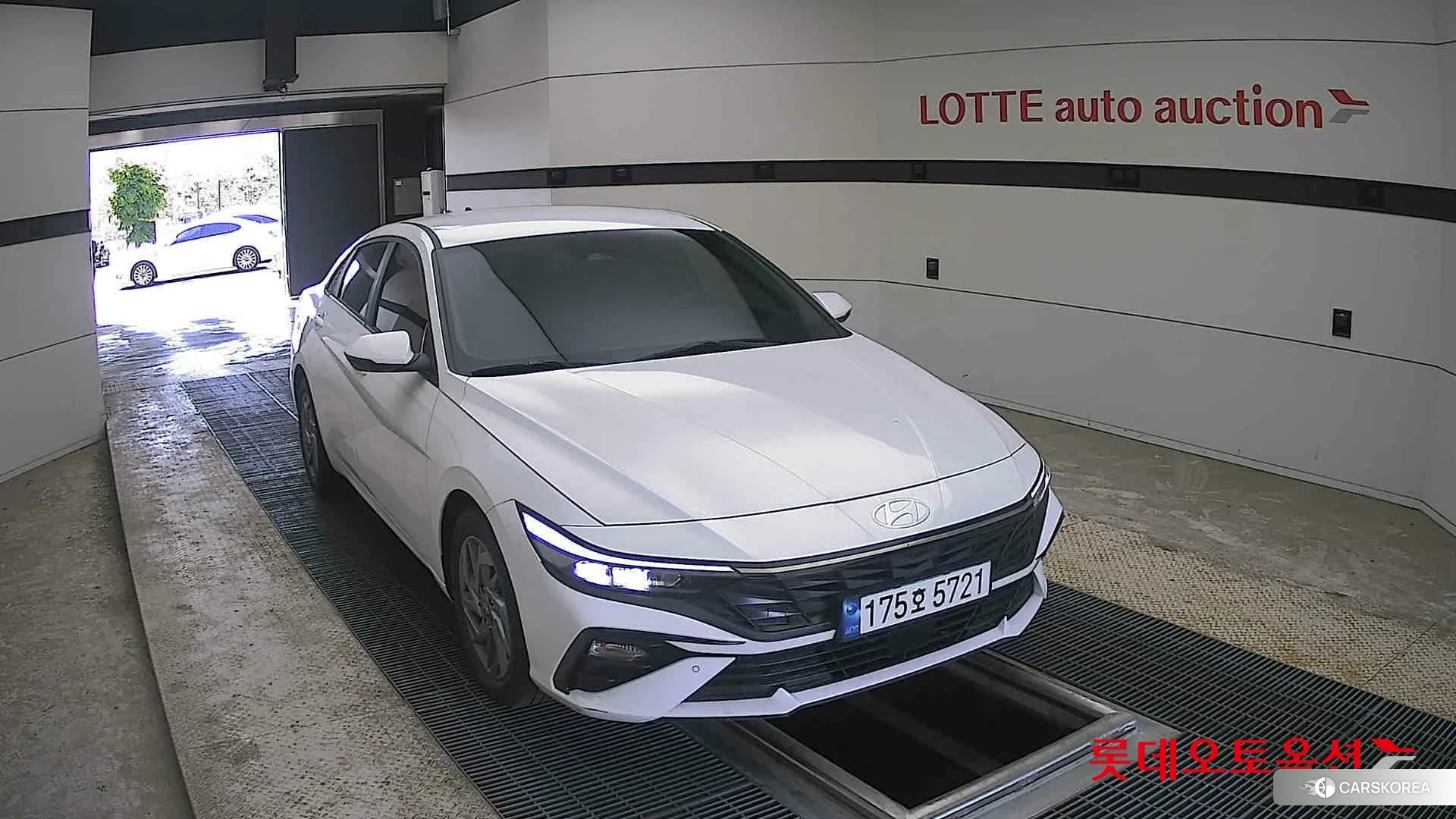 Hyundai Avante 2024 Atlas White из Кореи, фото 6